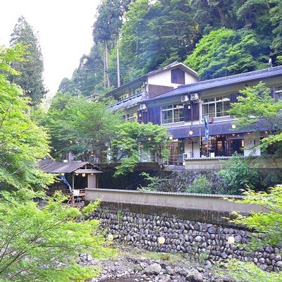 修学旅行シーズン◎京の奥座敷高雄で、修学旅行の団体様を含め、おもてなしを支えてくださる方をお待ちしております。