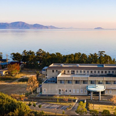 【レストラン】雄大な比良山の元に広がる湖畔の『リゾートザ グラン リゾート近江舞子』。ホテル内のレストランスタッフを募集します◎