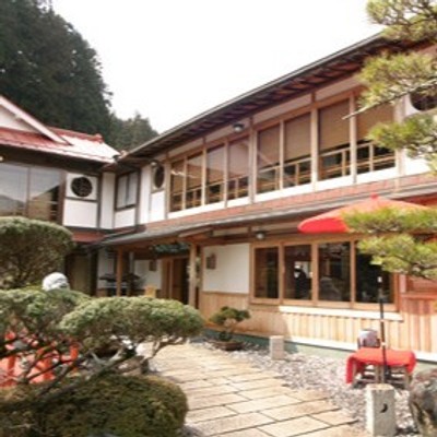 【奈良】名水の里・修験道の聖地である洞川温泉。老舗旅館で館内業務全般のおてつたび。風情ある避暑地の温泉街で、初夏～夏を楽しみませんか。