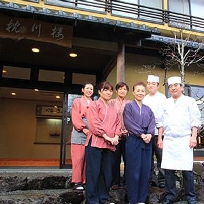 京都 美山／枕川楼で勤務時間内はまかない付き、住み込み寮すぐの里山ワーク！！川のせせらぎがBGMのように流れる風情ある旅館でお手伝いしませんか？